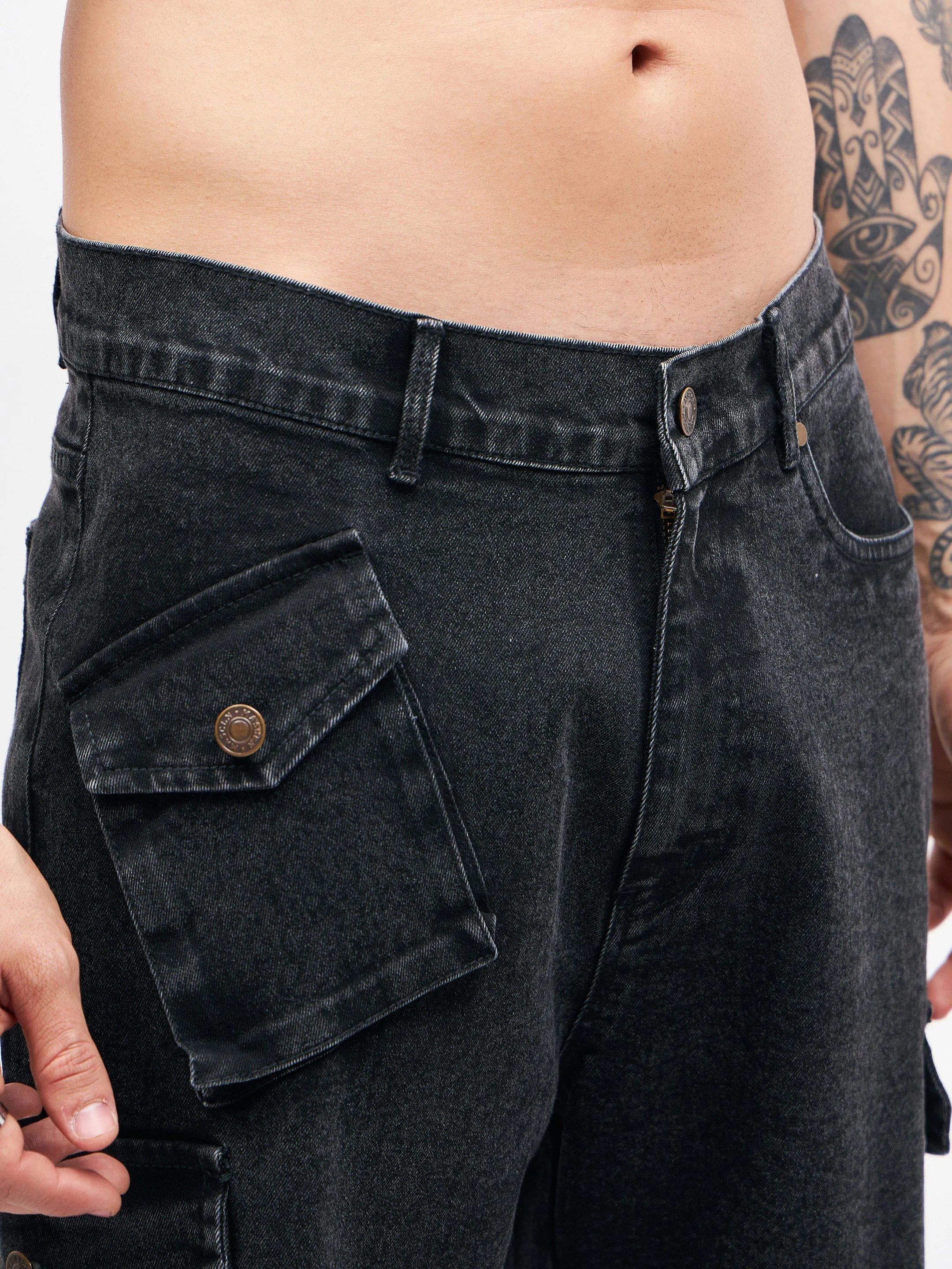 Men Black Utility Pocket Denim Shorts